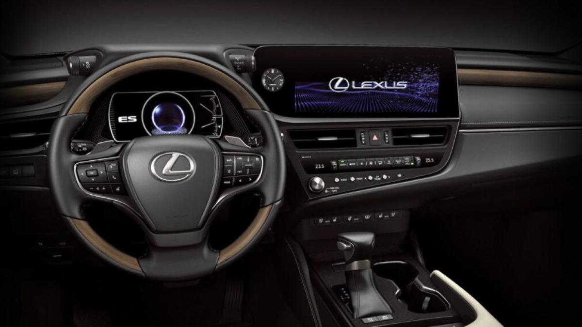 圖為現行款Lexus ES內裝。(圖/Lexus提供)