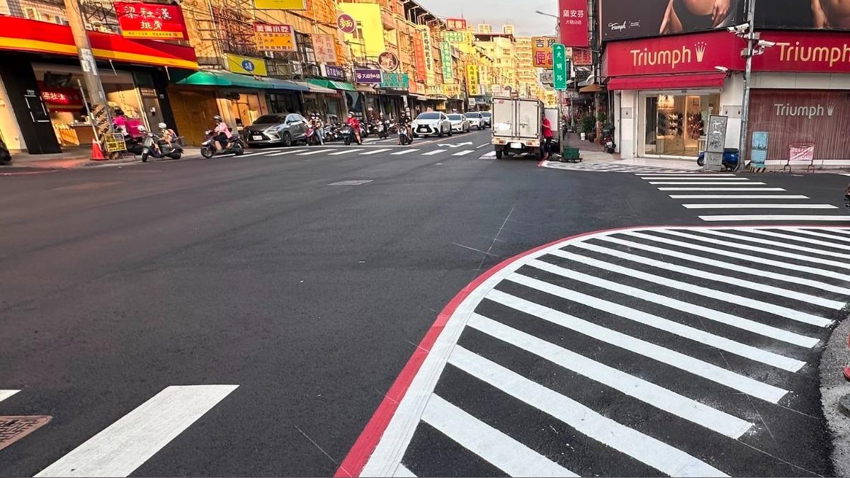 霧煞煞!台中路口奇特槽化線 「紅外白內」違規噴1千8