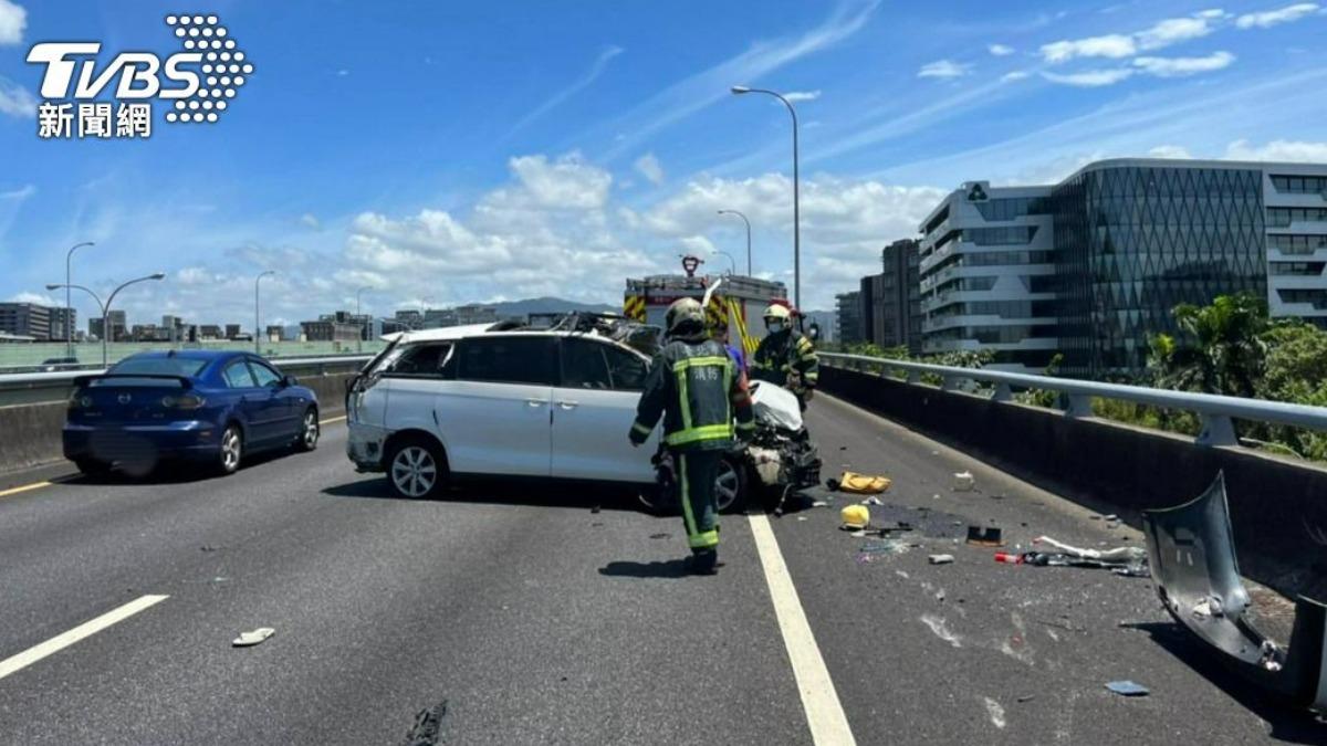 行車糾紛2車國道競速!1駕駛噴飛摔高架橋慘死 肇事男下場曝