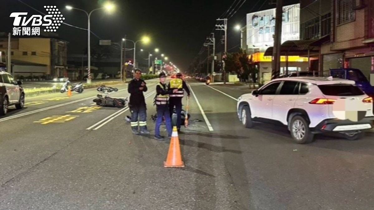高雄連環車禍!4機車煞不住「撞成一團」 6人受傷急送醫