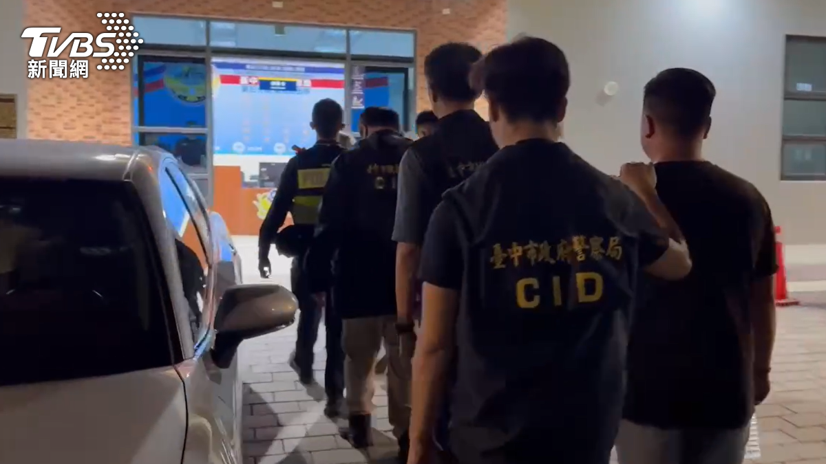 惡煞遭警方帶回。(圖/TVBS)