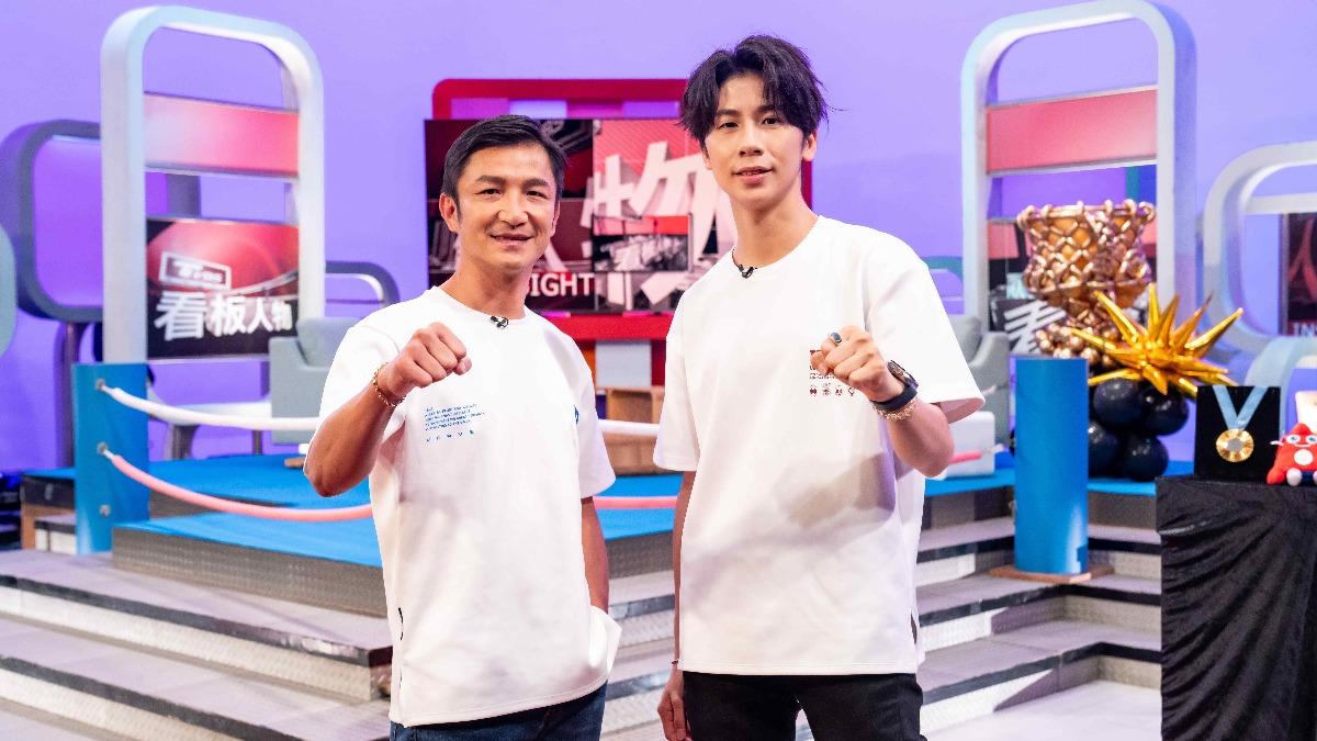 林郁婷在節目中解釋「揹教練」的傳統。(圖/TVBS)