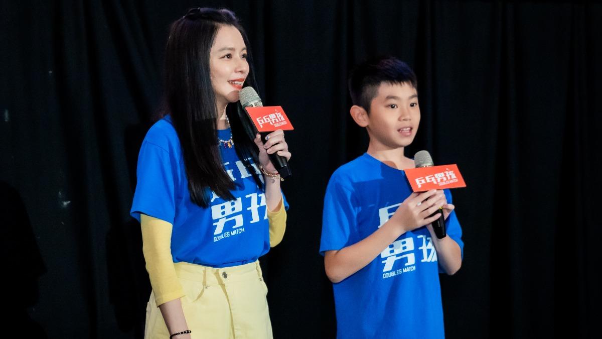 徐若瑄大方街受觀眾提問。(圖/華納提供)
