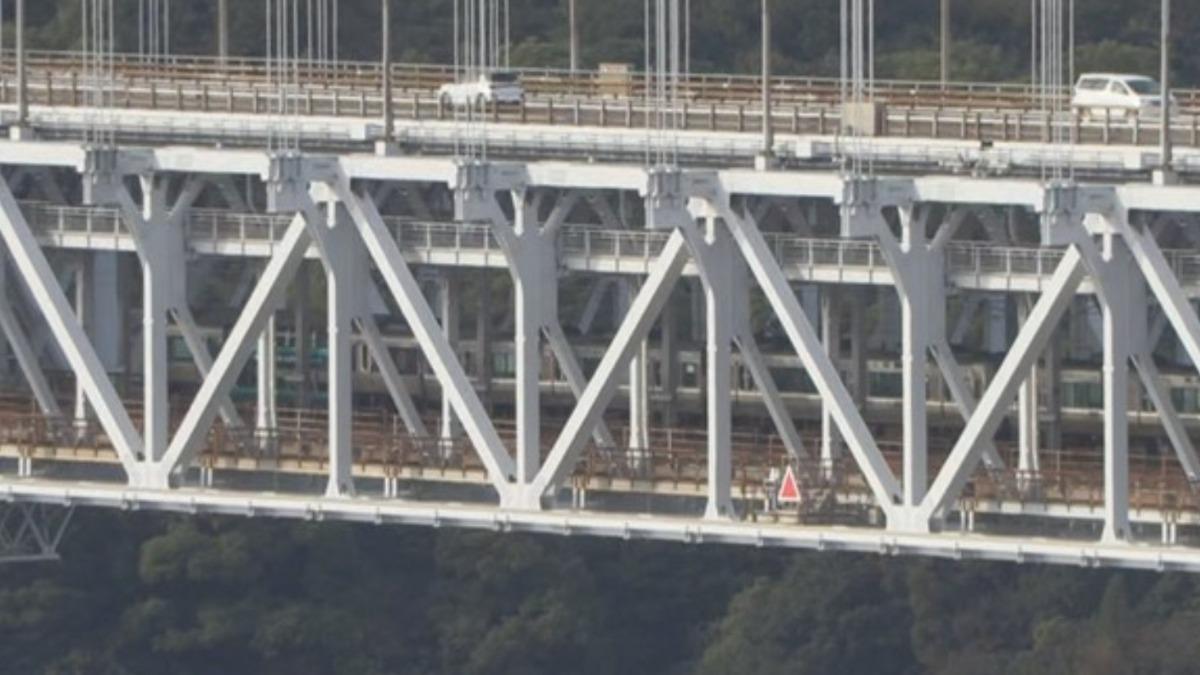 日本電車「電線斷裂」急停瀨戶大橋 150名乘客受困逾3小時