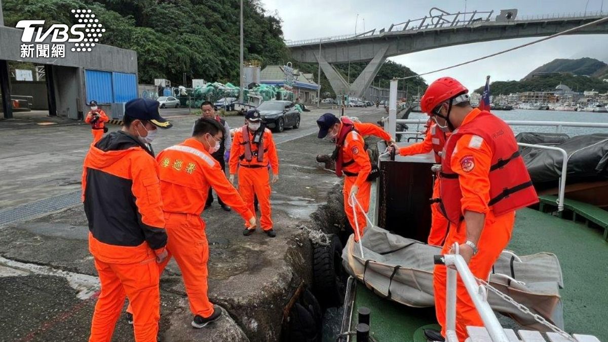 宜蘭大福海域裸屍漂浮!瘦小女全身剩手錶、手環 身分待查