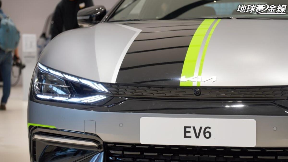 Kia EV6 Inspiring Edition車頭配有具有辨識度數位日行燈。(圖/地球黃金線)