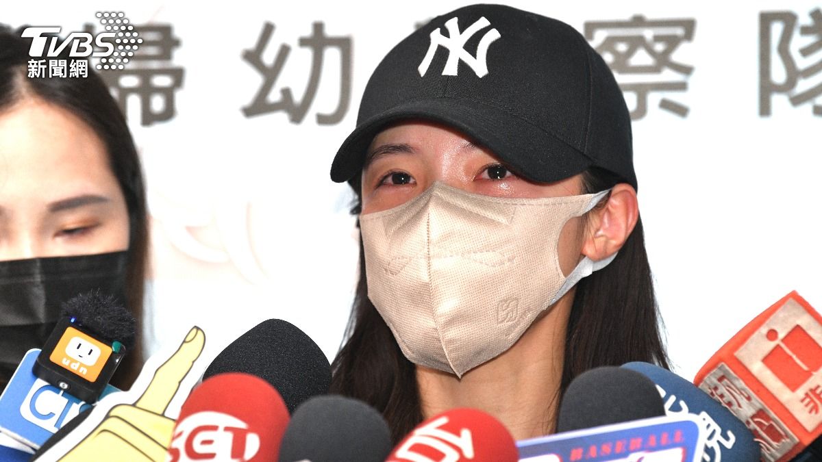 李多慧遭陌生男子一路尾隨,嚇得直接在鏡頭前落下眼淚。(圖/胡瑞麒攝)