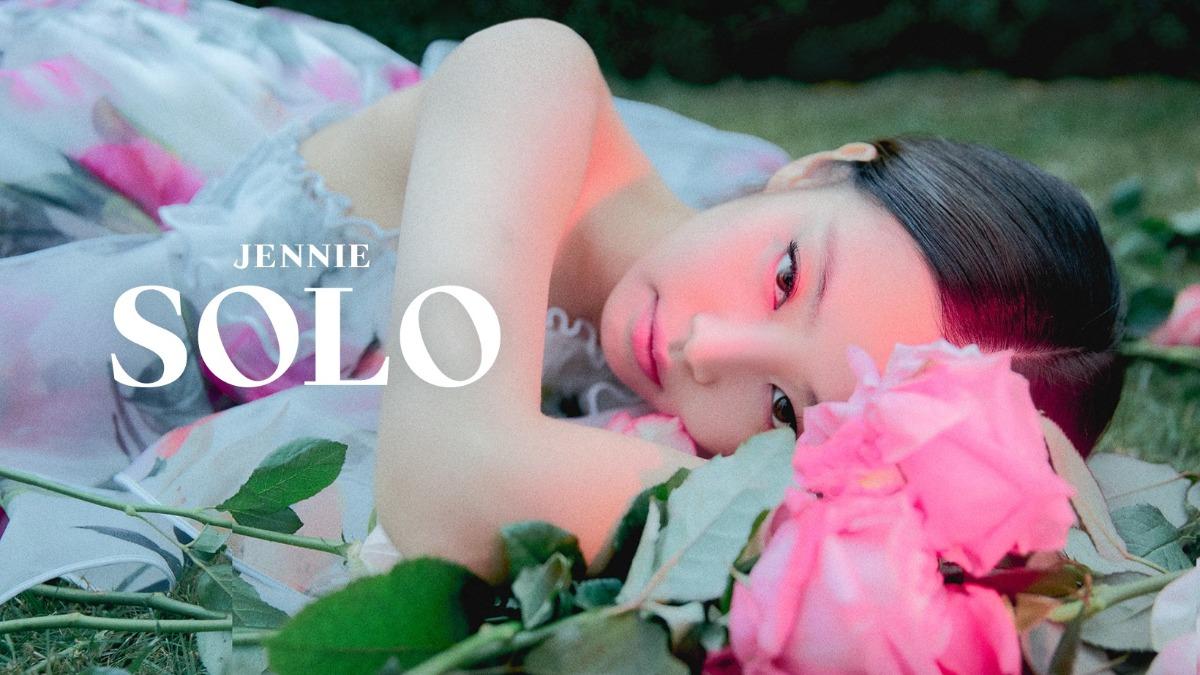 〈SOLO〉發布後迅速霸佔韓國多個音樂榜單。(圖/翻攝自BLACKPINK臉書粉專)
