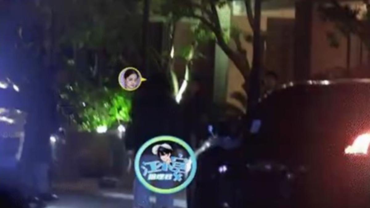 歐陽娜娜被拍到和安雨進出香閨。(圖/翻攝自推理君江小宴微博)