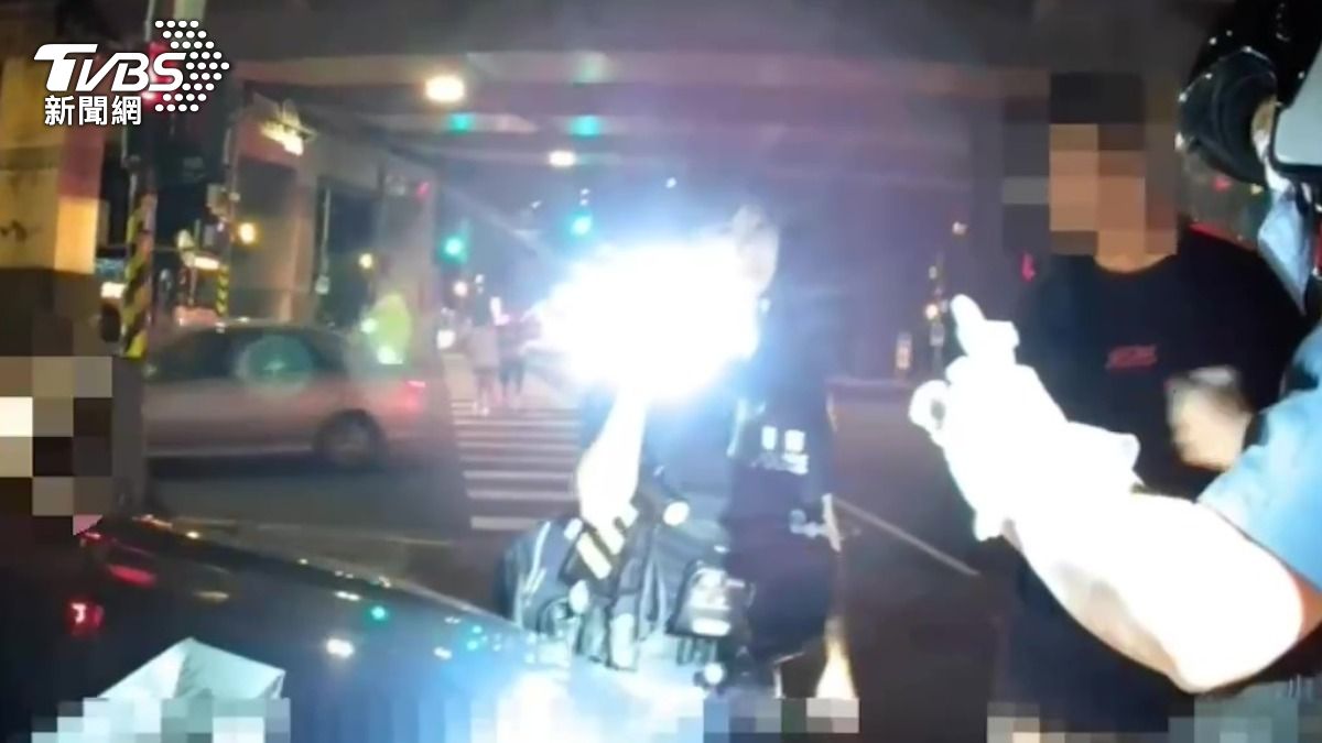 北市機車男玩手機惹「麻」煩 車廂藏大麻種子稱:以前留下的
