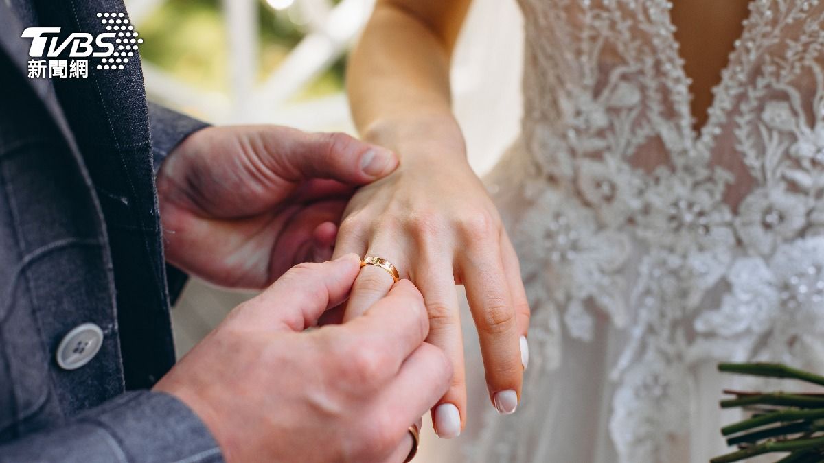 失戀隔天就失憶!癡情男忘了「已經分手」 舊情復燃和女友結婚
