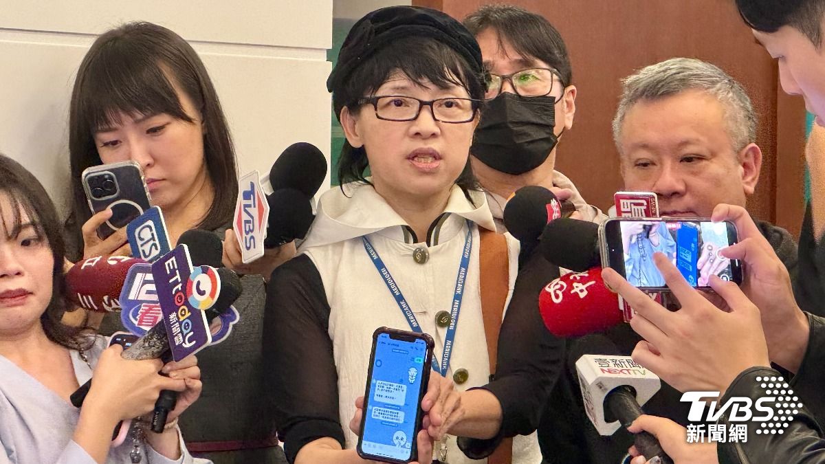 控柯文哲性騷!璩美鳳還原「遭撫摸手臂」還讚皮膚好 民眾黨回應了