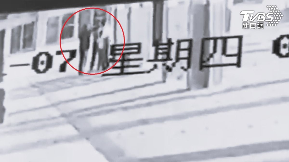 師長嚇壞來阻止。(圖/TVBS)