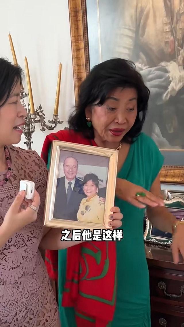 與前法國總統合照。（圖／翻攝自小紅書@吕校長很忙）