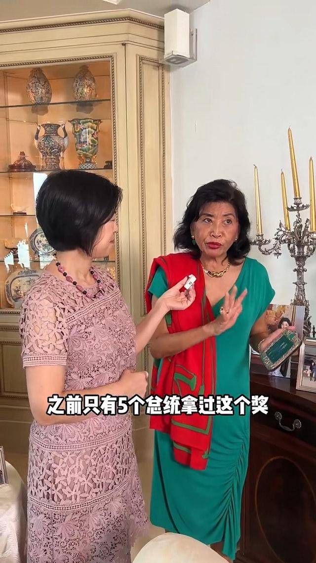 飾櫃裡都有好多古董。（圖／翻攝自小紅書@吕校長很忙）