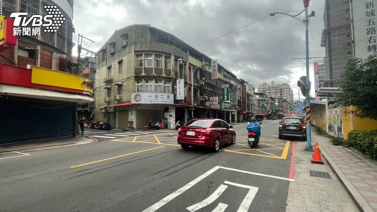 事發地點位於五股區成泰路三段的路口。(圖/TVBS)