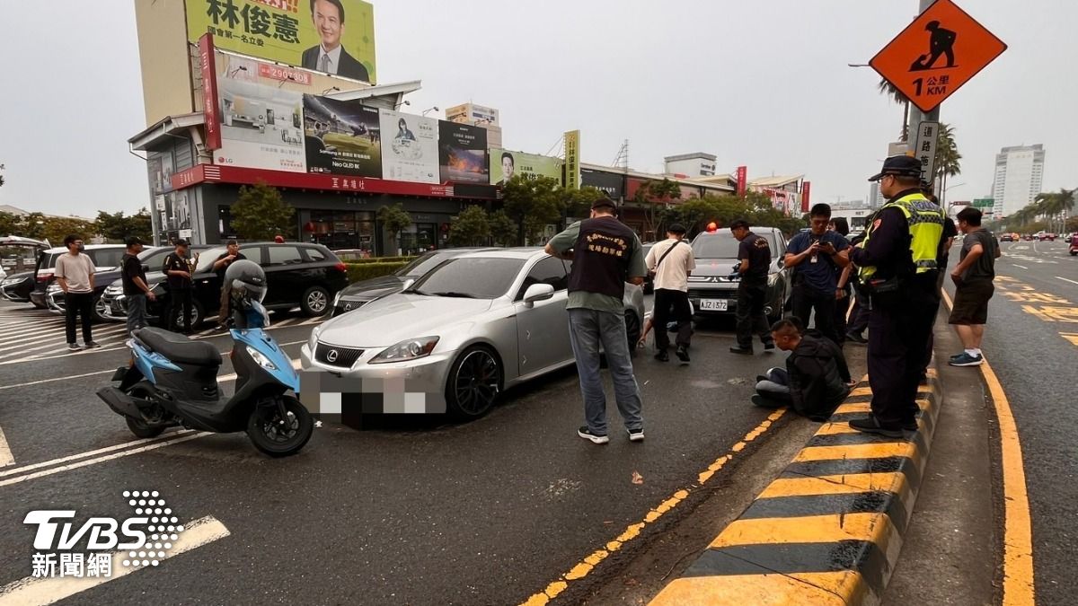 台南市中西區永華路與永華一街路口傳出槍響。(圖/TVBS)
