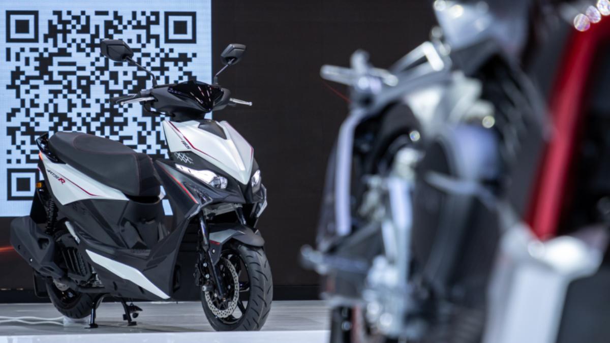 Kymco光陽機車於2024米蘭車展 (EICMA) 正式揭曉旗下新一代性能強悍的白牌運動速克達「RTS R 165」。(圖/EICMA)