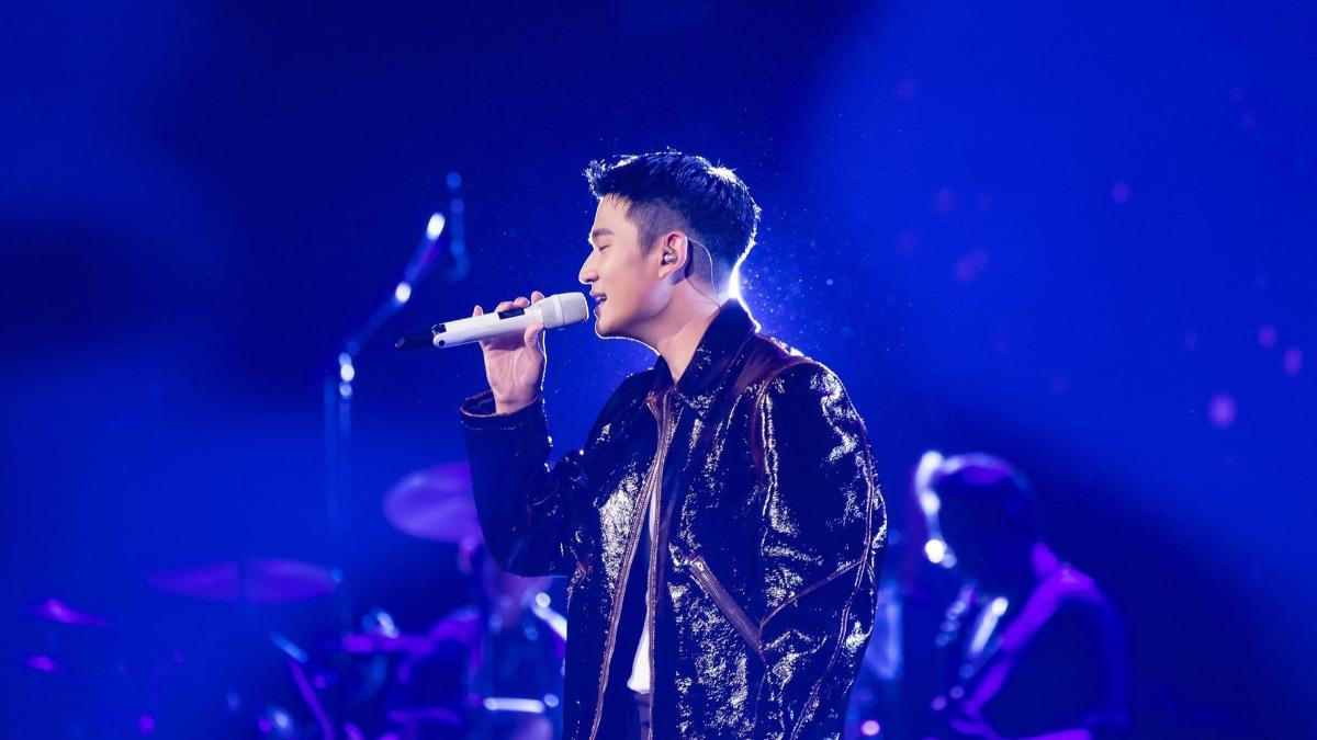 周興哲開唱撞場Coldplay 竟靈機一動出「這招」粉絲驚呆