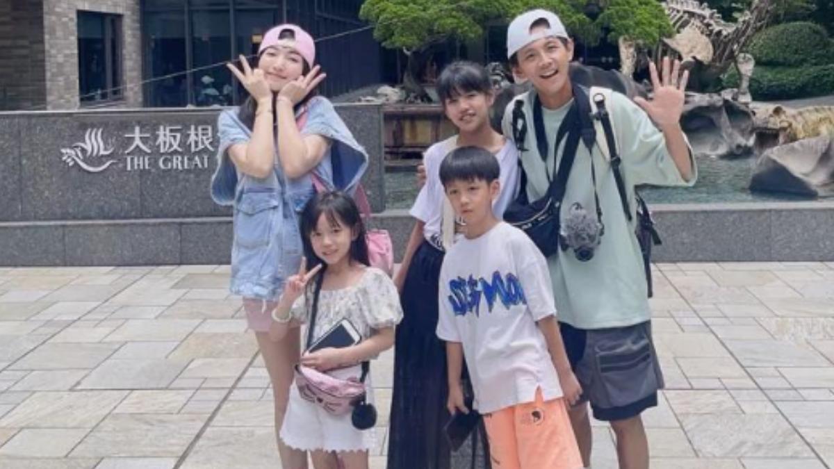 阿翔憂心小孩被3C科技綁架,所以限制他們使用時間。(圖/翻攝自together_love0214 IG)