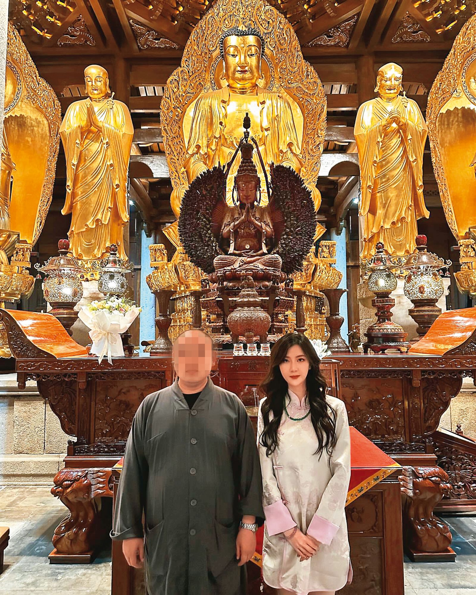 台北朝熹宮的師姐林翊綺（右）宮廟事業做大，也常在網路分享包括虎爺、業障、下蠱等文章。（圖／翻攝自朝熹宮IG）