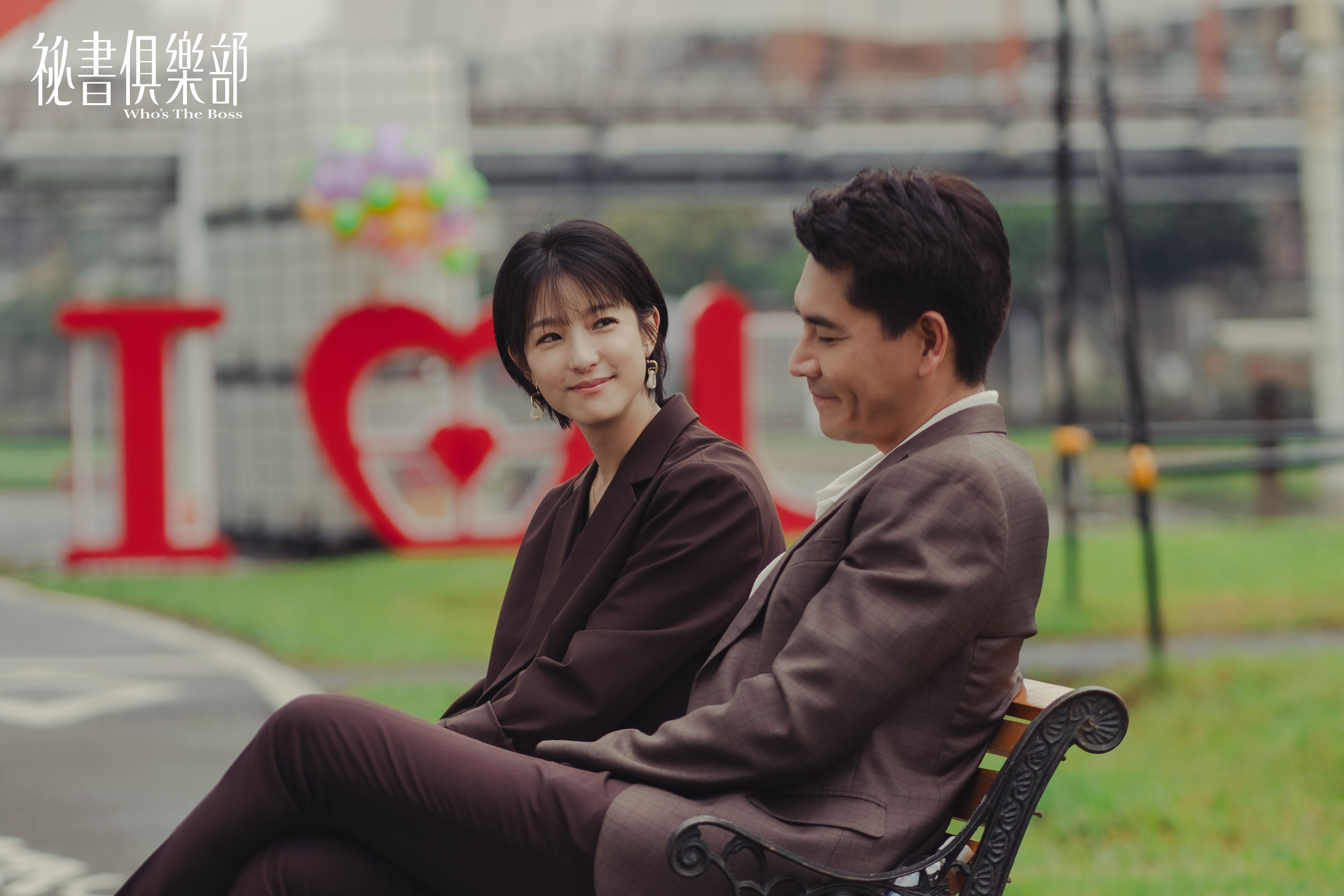 王傳一(左)與賴雅妍展現多年合作默契。(圖/TVBS)