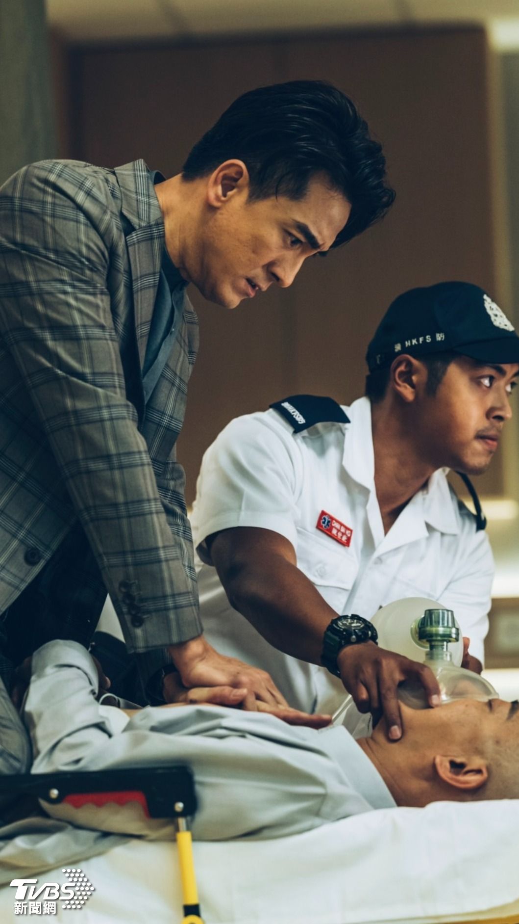 醫療劇《星空下的仁醫》於 TVBS 42頻道播出。（圖／TVBS）