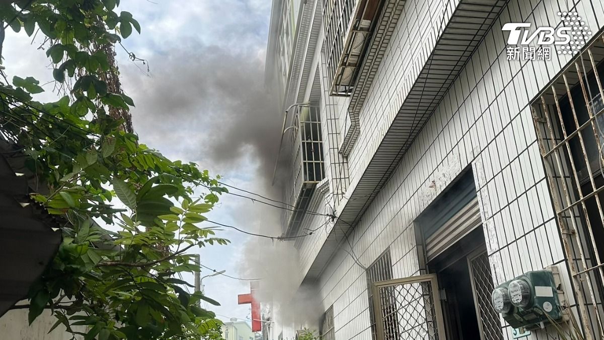 快訊/高雄旗津透天惡火 銀髮夫妻「困火場」1死1命危
