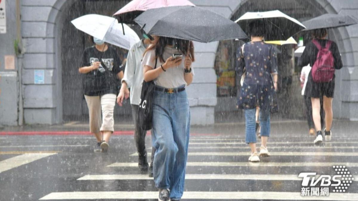 天氣／天兔颱風減弱「最新路徑曝光」！　氣象署：不確定性高