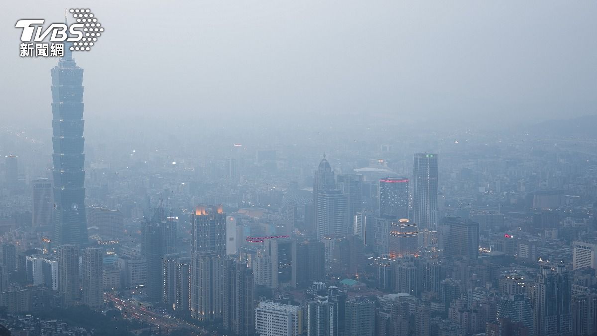 北部空汙嚴重整片灰!彭啓明分析「跟颱風有關」 曝改善時間點