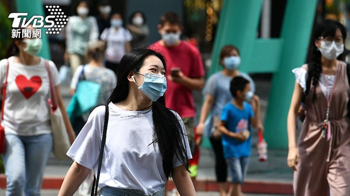 這兩天霧霾嚴重!醫籲「外出務必戴口罩」:對肺部殺傷力大