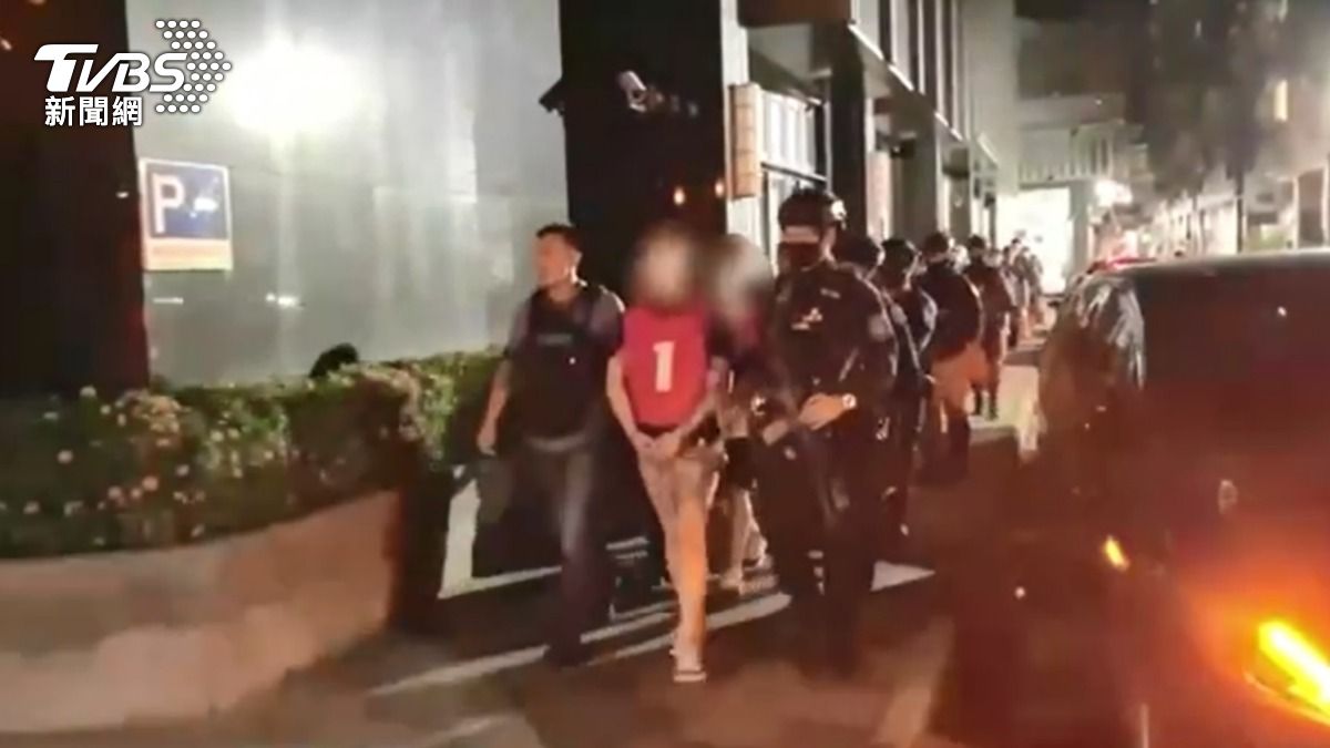 警方將陳姓主嫌等20人移送法辦。(圖/TVBS)