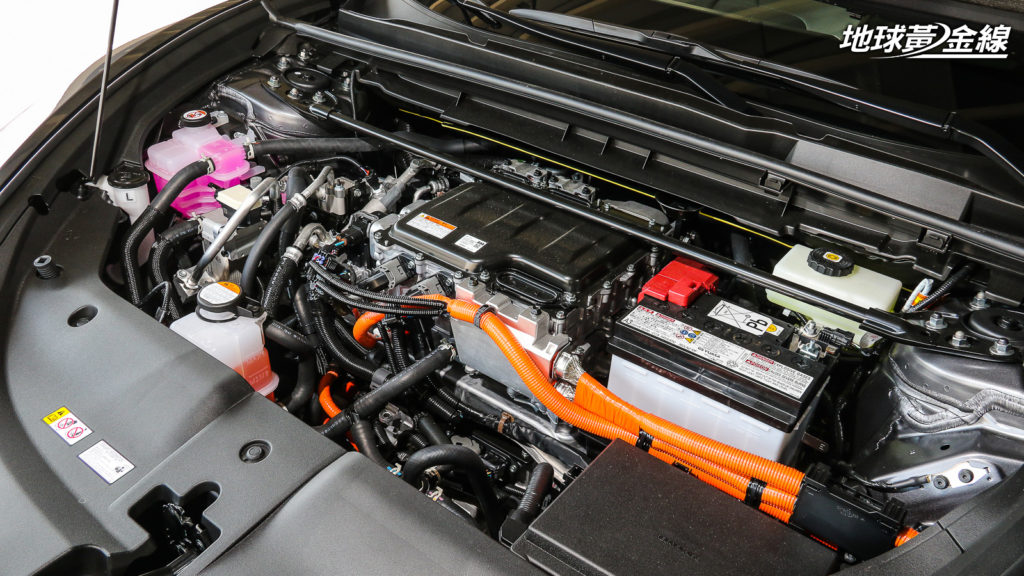 RZ 450e建構於e-TNGA平台,動力單元來自於前軸與後軸的2具永磁同步馬達,搭配Direct 4四驅系統,可輸出313匹馬力與44.4公斤米扭力。(圖/陳奕宏攝)