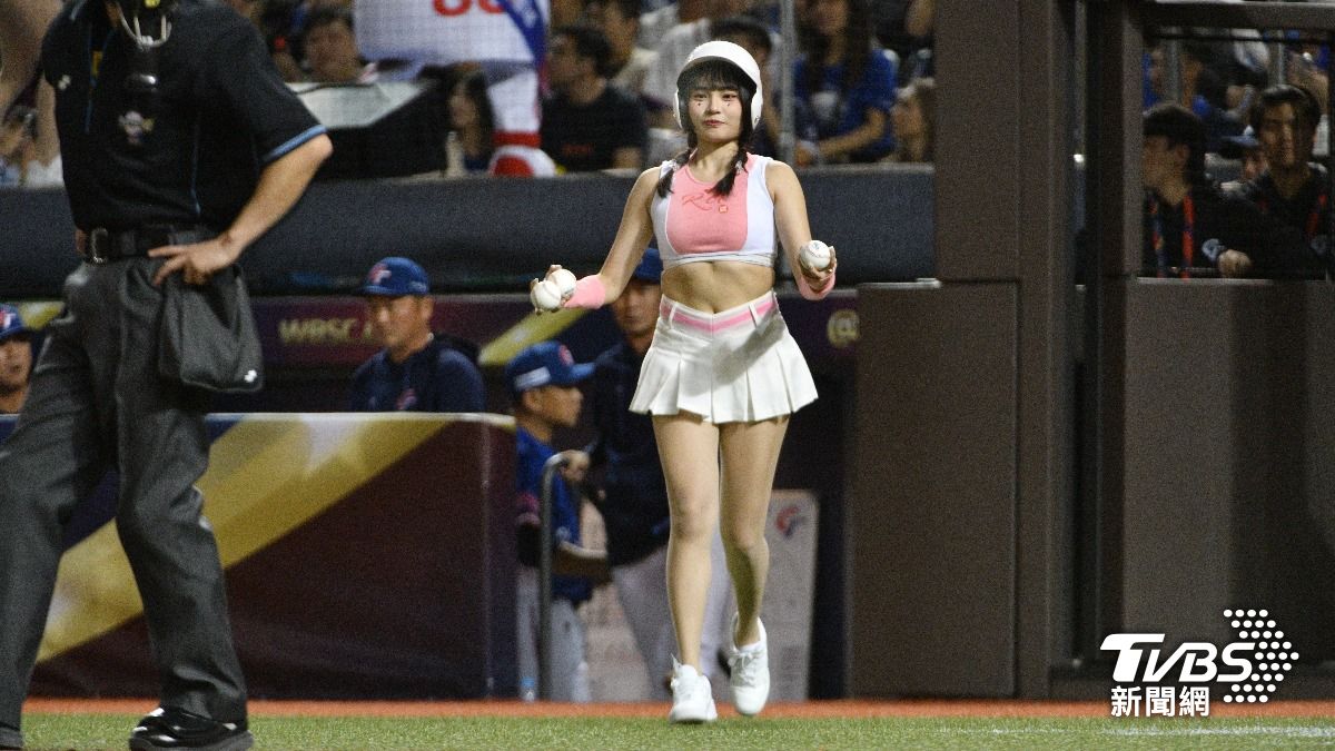 女球僮為「哈密瓜」，今年19歲，就讀醒吾科大。（圖／胡瑞麒攝）