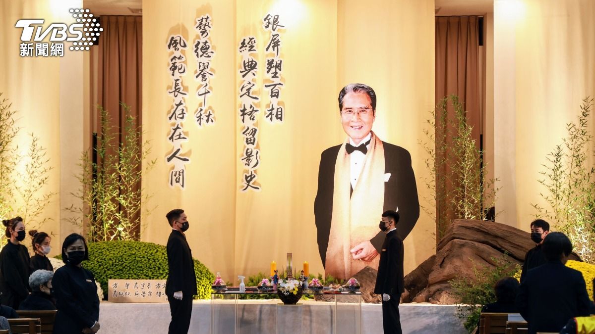 石英告別式莊嚴肅穆。(圖/趙世平攝)