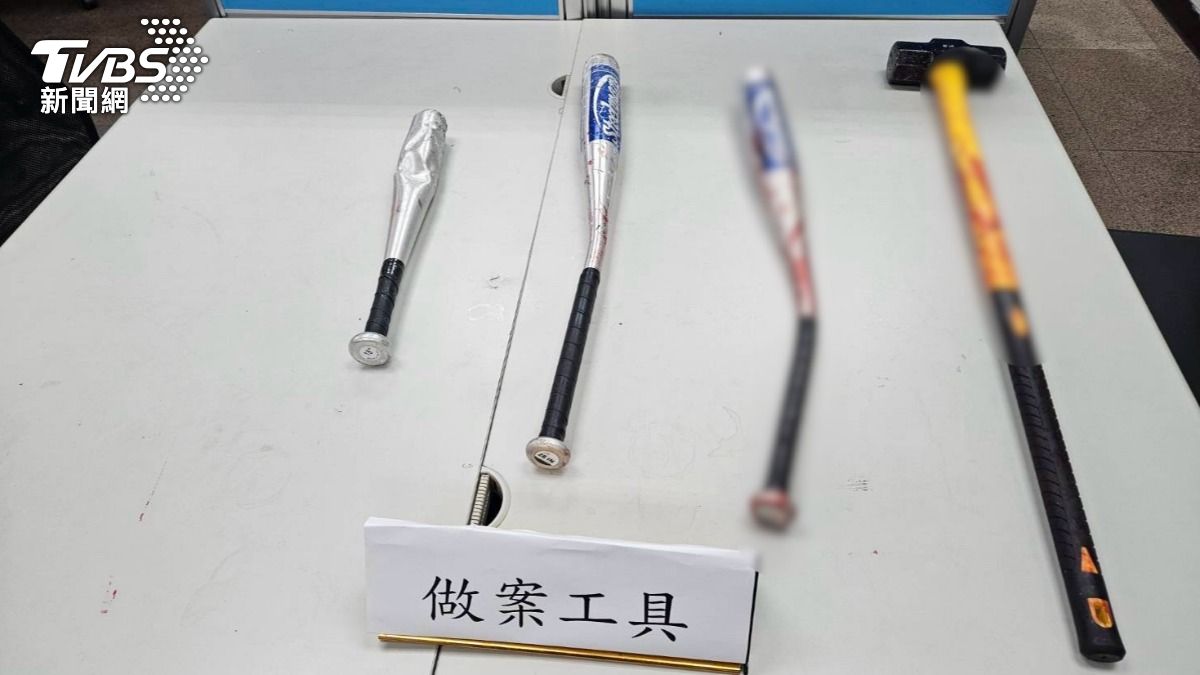 警方查扣犯案工具。(圖/TVBS)
