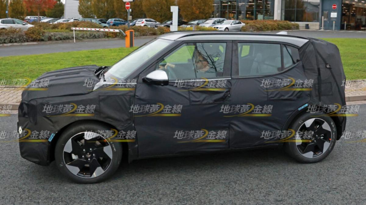車側仍舊保有剛直的車身線條，接近EV3、EV9的輪廓。（圖／地球黃金線）
