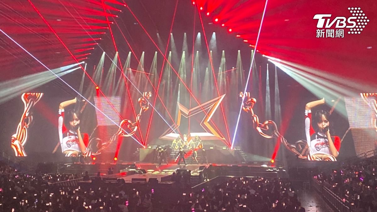 最後Lisa帶來主打歌〈Rockstar〉。(圖/讀者提供)