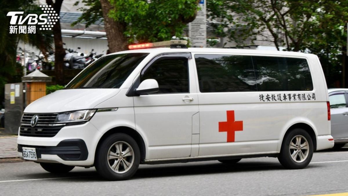 快訊／高雄鼓山女「突從鷹架重摔地」命危！　送醫急搶救