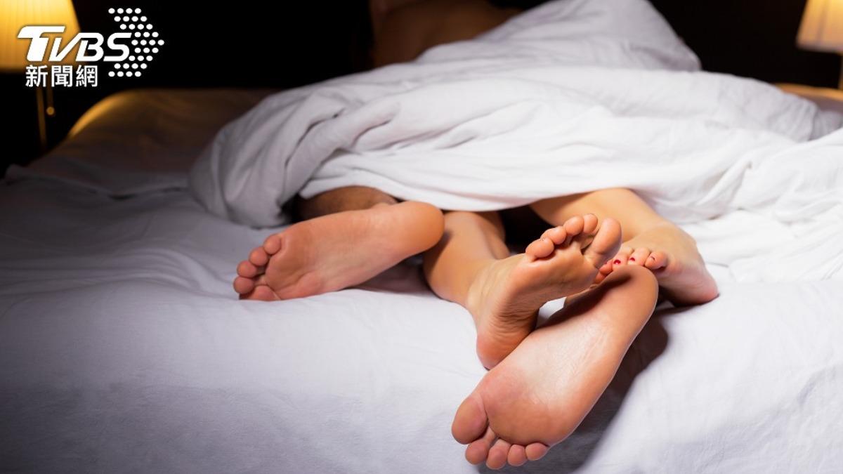 人夫偷吃、狂嫖妓！追小三還送「百萬壽險」　對話曝光妻崩潰