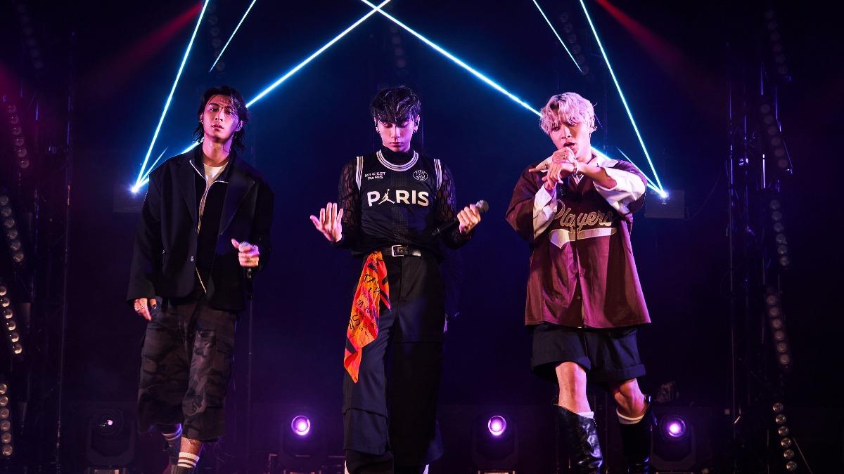 FEniX感謝粉絲一路支持(左起:MAX、家齊、承隆)。(圖/寬宏藝術X華納音樂)