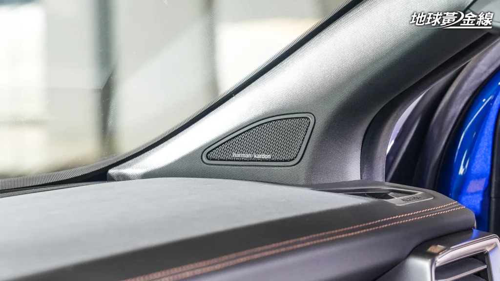 Amarok PanAmericana配備Harman Kardon音響。(圖/陳奕宏攝)