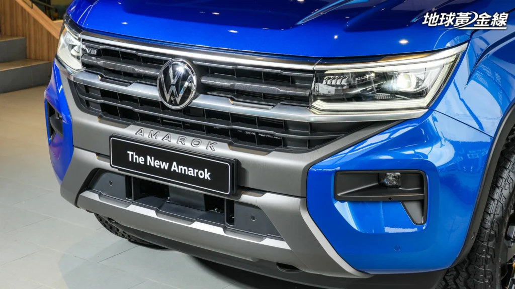 車頭X型線條搭配消光黑色元素,為Amarok PanAmericana創造出粗獷視覺感受。(圖/陳奕宏攝)