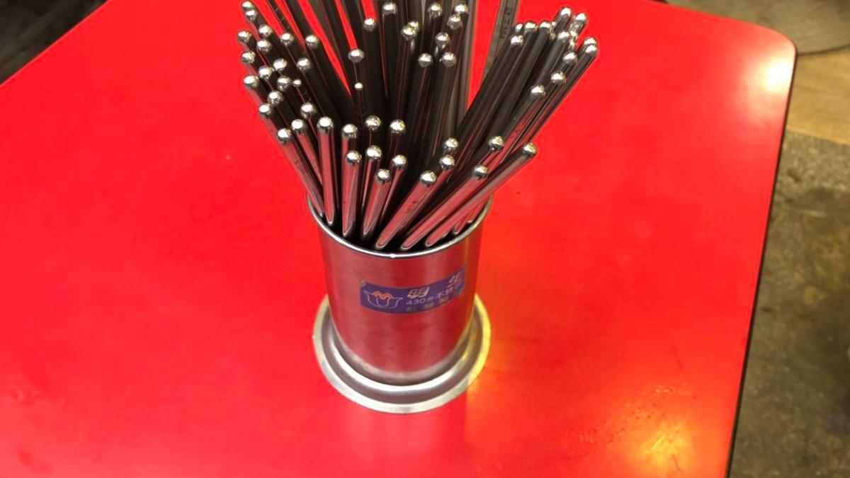 米其林名店小王煮瓜遭爆「筷子黏肉末、衛生紙」 衛生局揪5缺失