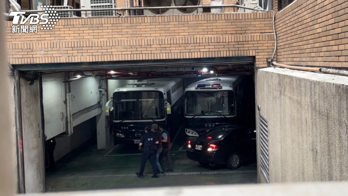 道歉也沒用!高鐵上打女乘客、亮刀捅椅背 鬧事男複訊後遭聲押