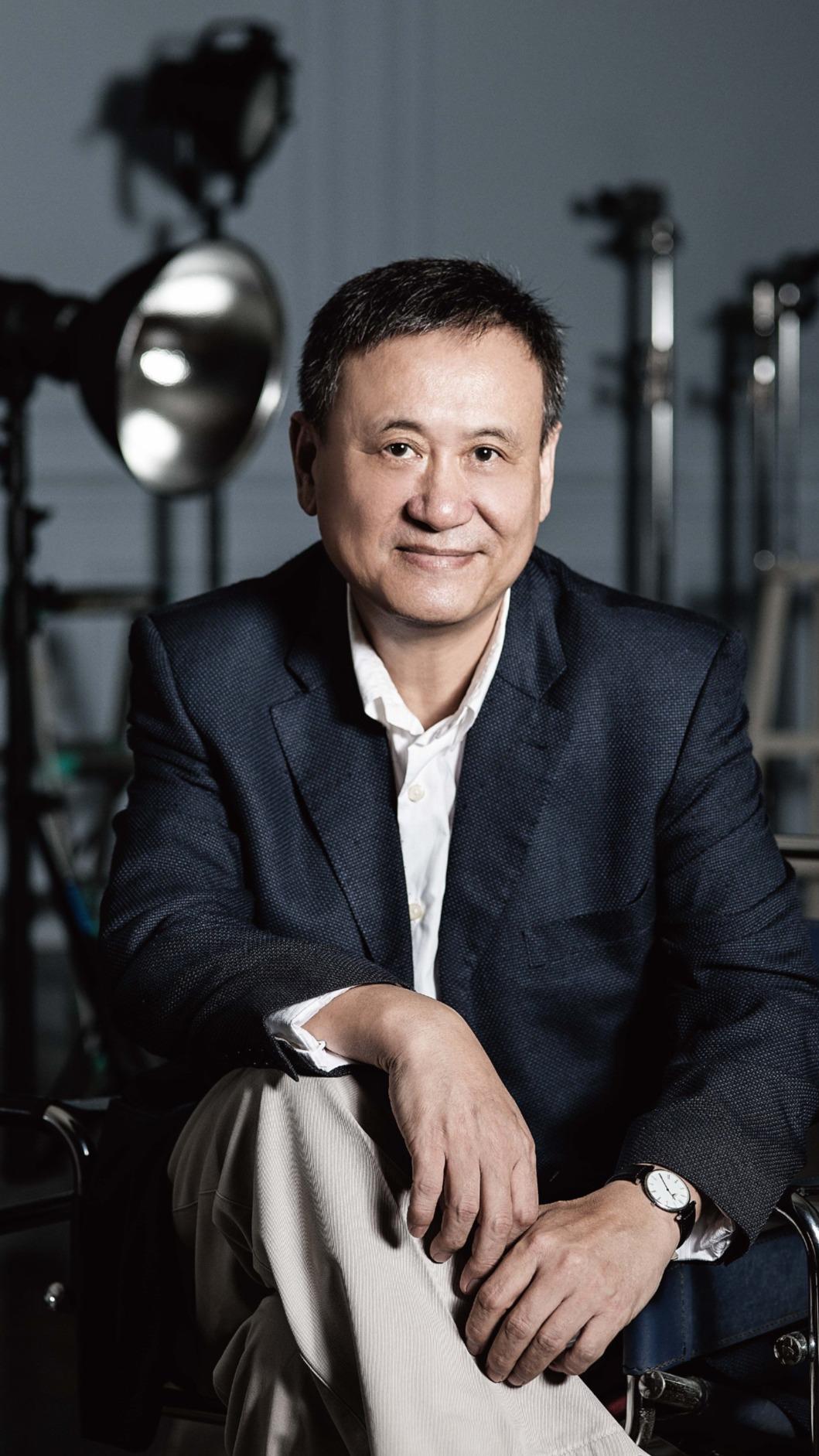 李崗監製的舞台劇《時光の手箱:我的阿爸和卡桑》即將於高雄上演。(圖/財團法人影想文化藝術基金會提供)
