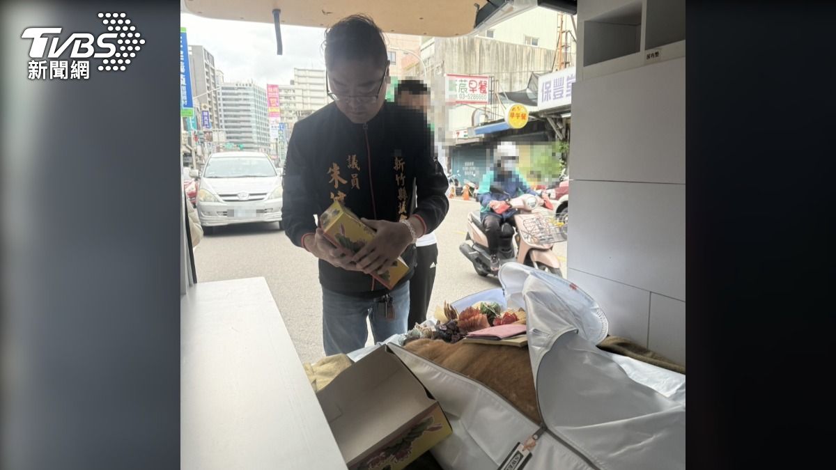 黃狗的遺體將送至竹北動物收容所。（圖／TVBS）