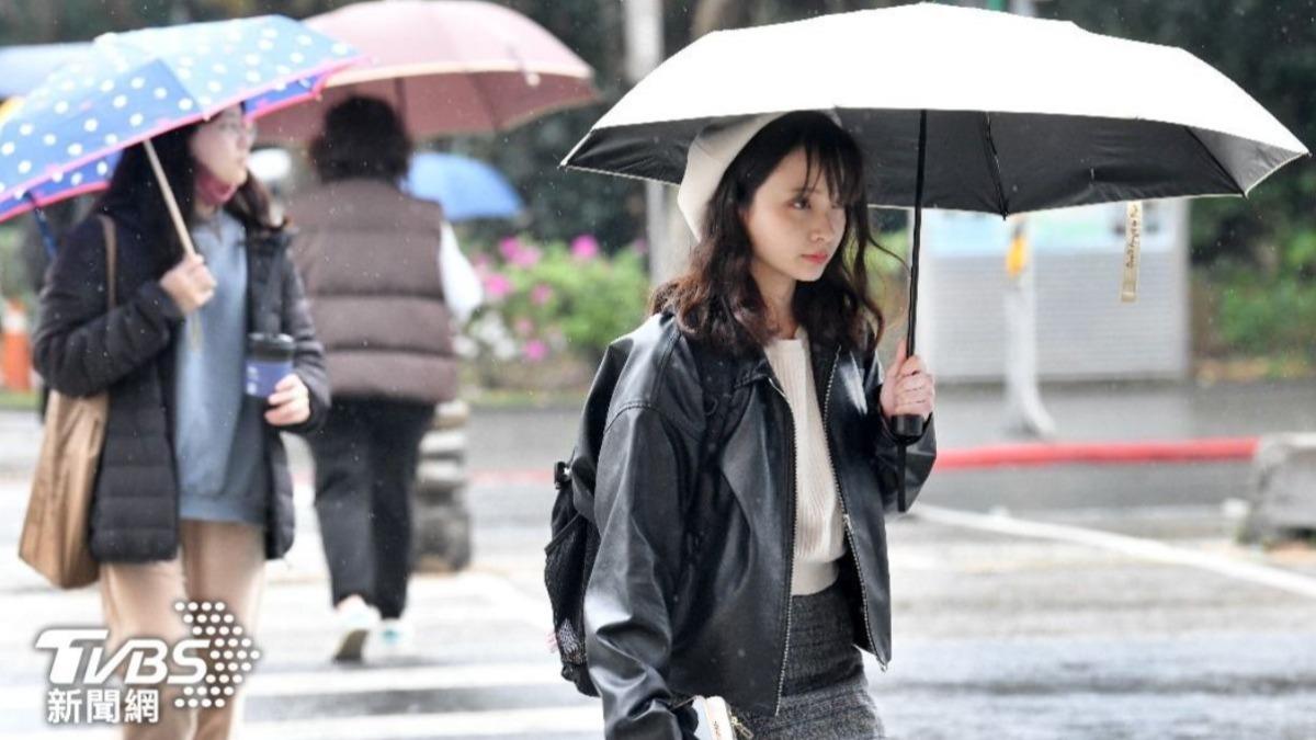 天氣/濕冷天氣來了!北東低溫「剩16度」 1地區雨彈砸到發紅