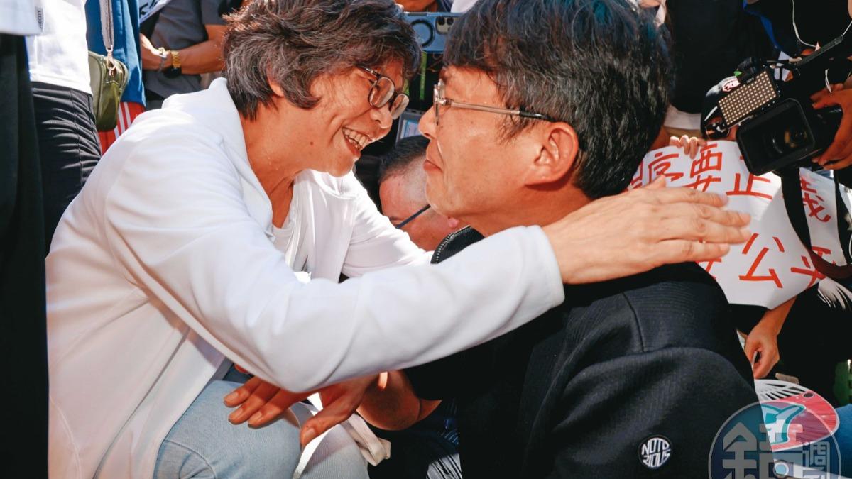 【柯獄中指定接班3】「只有我不會背骨」 蔡壁如1句話透露接班企圖