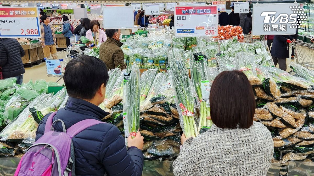 韓經濟不景氣 超市韓牛海鮮半價促銷吸客